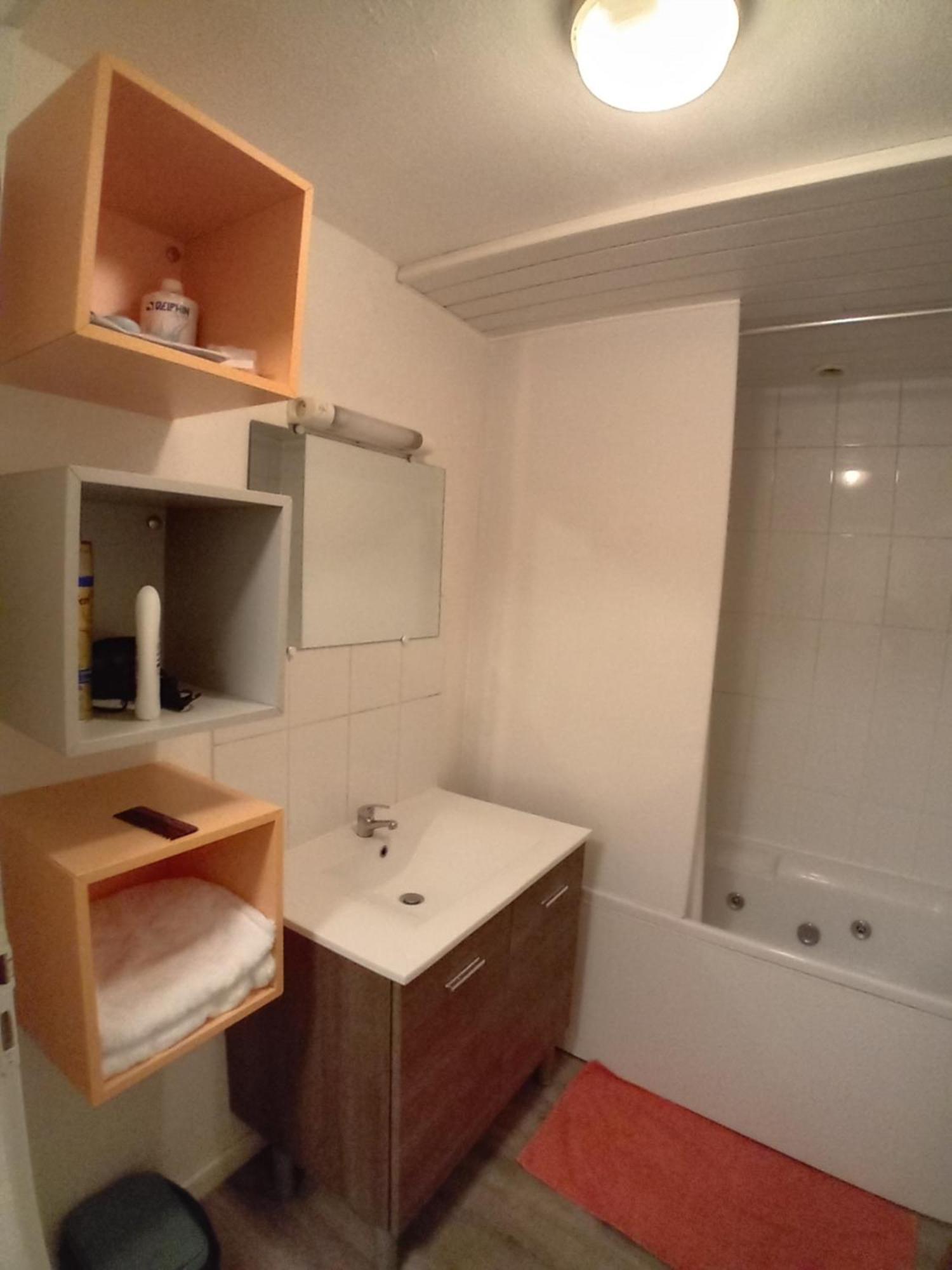 Appart Chartreux Baignoire Massante ,A 3 Minutes Du Centre En Bus! 2 Etoiles Atout France 瓦龙 外观 照片
