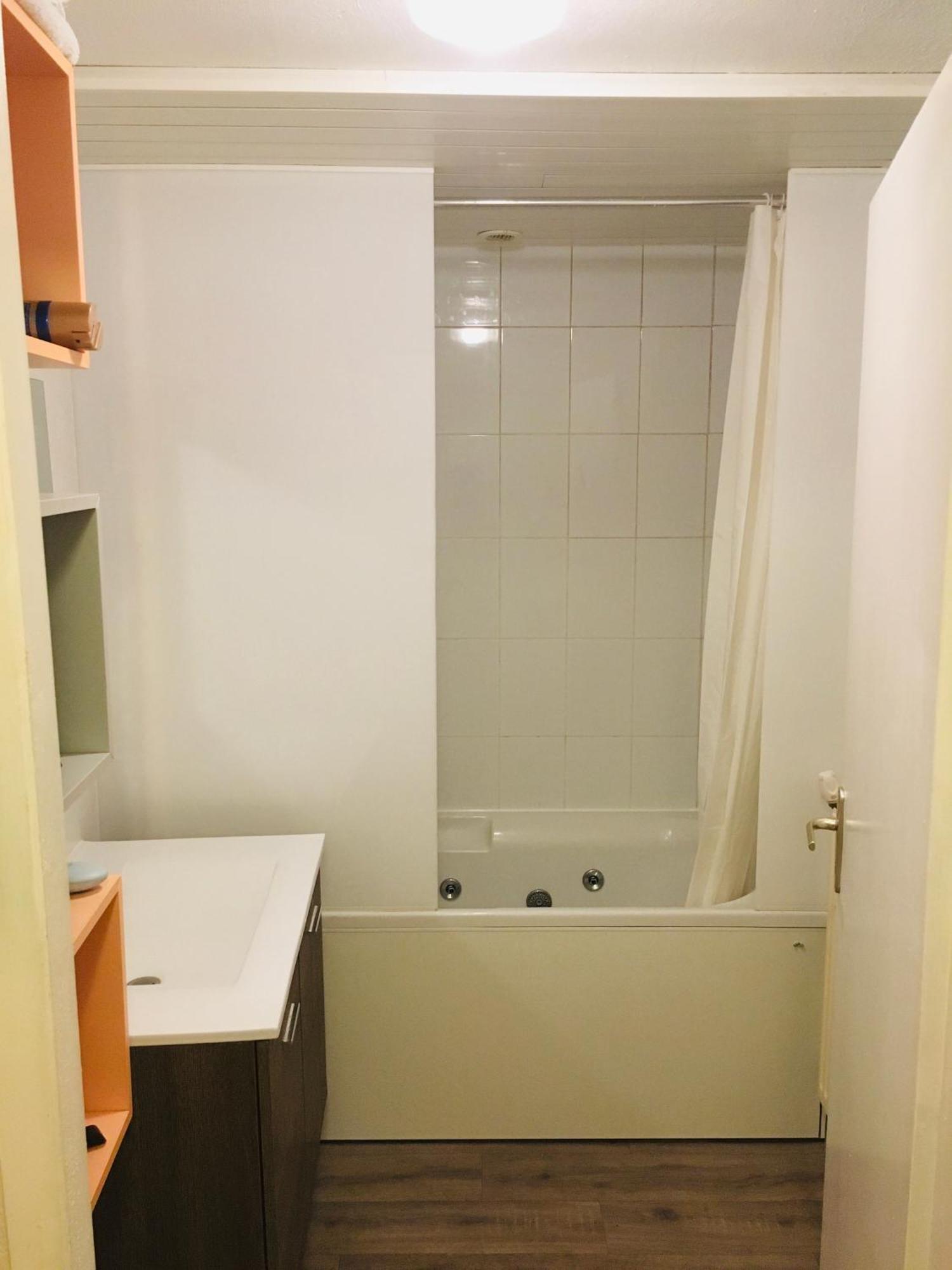 Appart Chartreux Baignoire Massante ,A 3 Minutes Du Centre En Bus! 2 Etoiles Atout France 瓦龙 外观 照片